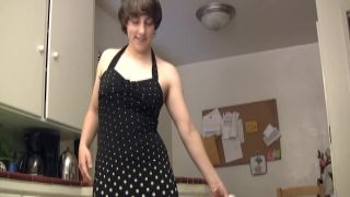 WeAreHairy - Cassie - Kitchen